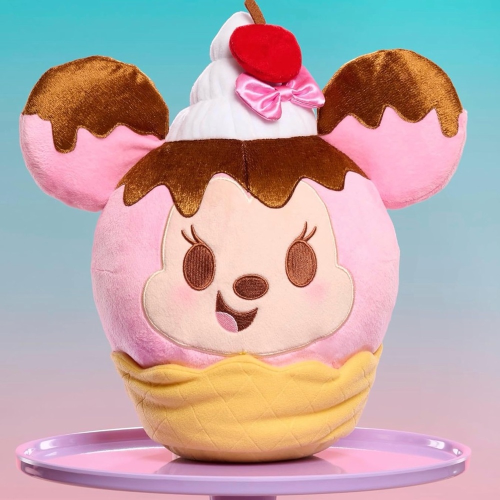 Disney Munching Minnie Mouse Large Scented Strawberry Sundae Waffle Bowl 10” - Picture 3 of 4